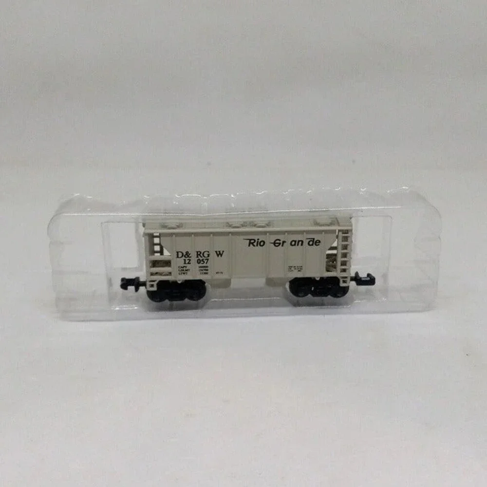 Readers Digest-High Speed Southern Pacific Hopper Car-N Scale-Rio Grande-1995